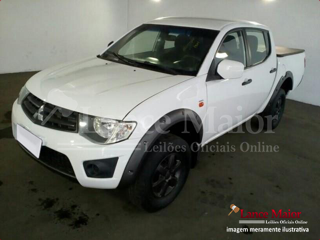 LOTE 026 - Mitsubishi L200 Triton 3.2 DI-D XB 2012