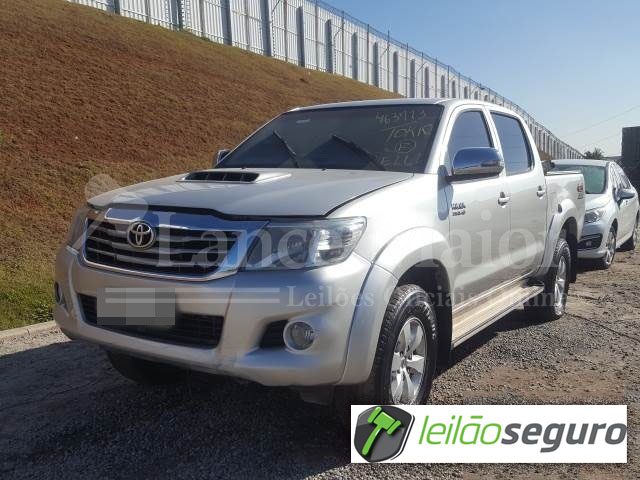 LOTE 028 - TOYOTA HILUX CD SRV 3.0 TURBO 2012