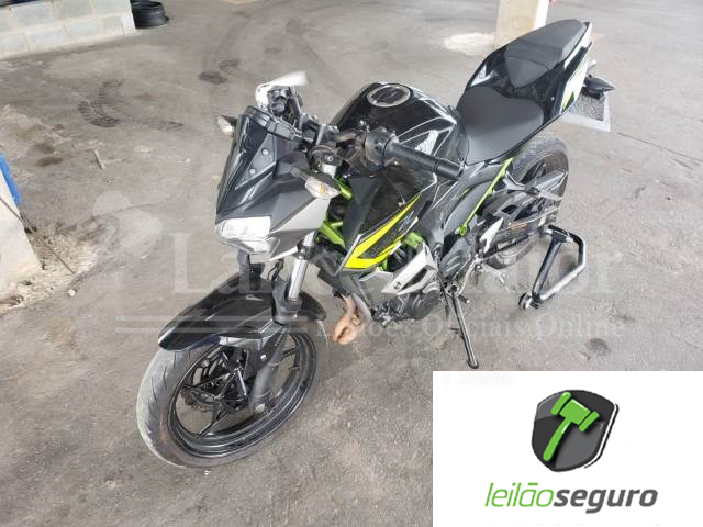 LOTE 020 - KAWASAKI Z400 2020 