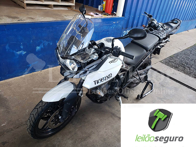 LOTE 010 - TRIUMPH TIGER 800 XR 2017