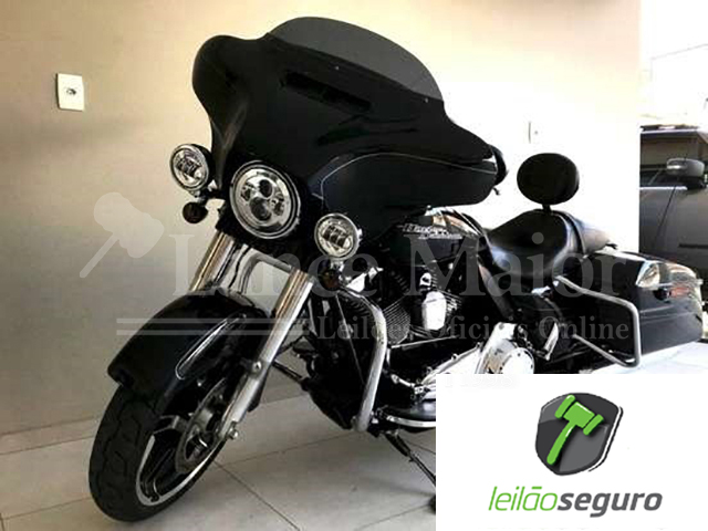 LOTE 007 - HARLEY-DAVIDSON STREET GLIDE SPECIAL 2015