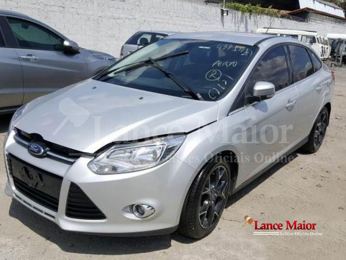 LOTE 021 - FORD FOCUS SEDAN TITANIUM POWESHIFT 2015