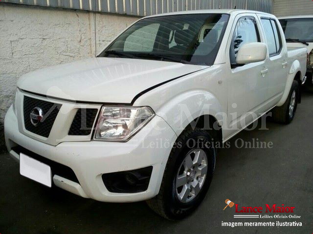 LOTE 024 - NISSAN Frontier 2.5 TD CD SV Attack 4x2 2014